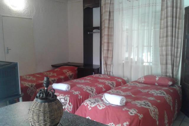 Road View Lodge Франсистаун Екстериор снимка